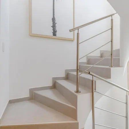 Villa Lux House, Aldaba Selection