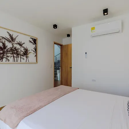 Lux House, Aldaba Selection Villa