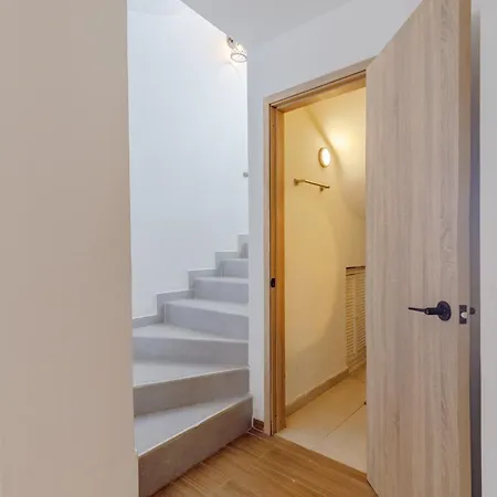 Lux House, Aldaba Selection Villa