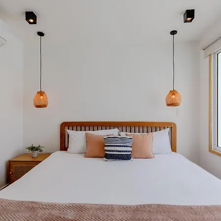 Villa Lux House, Aldaba Selection
