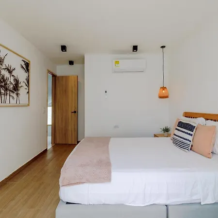Lux House, Aldaba Selection *