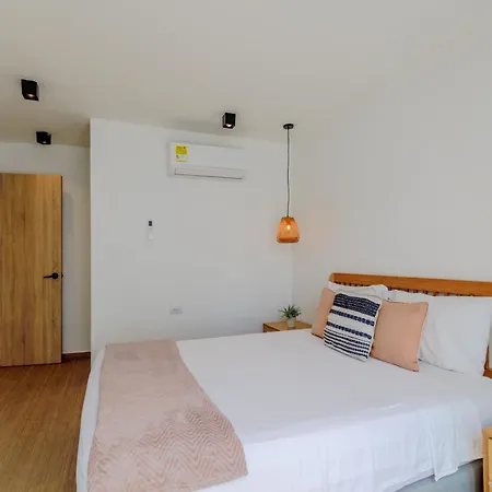 Villa Lux House, Aldaba Selection