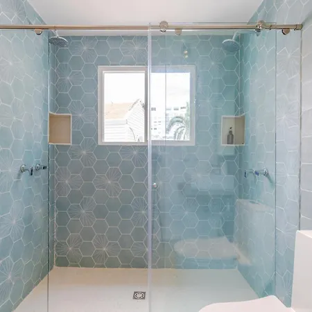 Lux House, Aldaba Selection