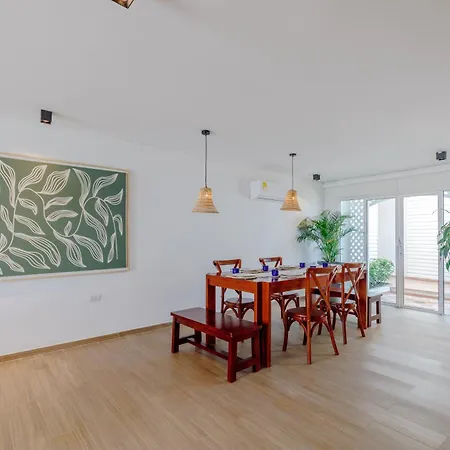 Lux House, Aldaba Selection