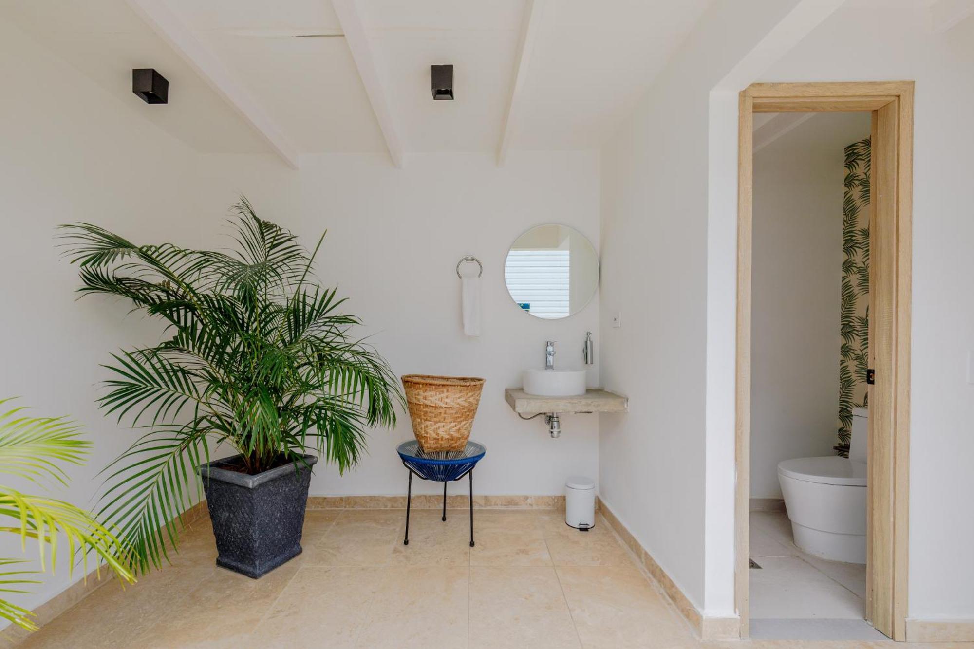 Villa Lux House, Aldaba Selection *
