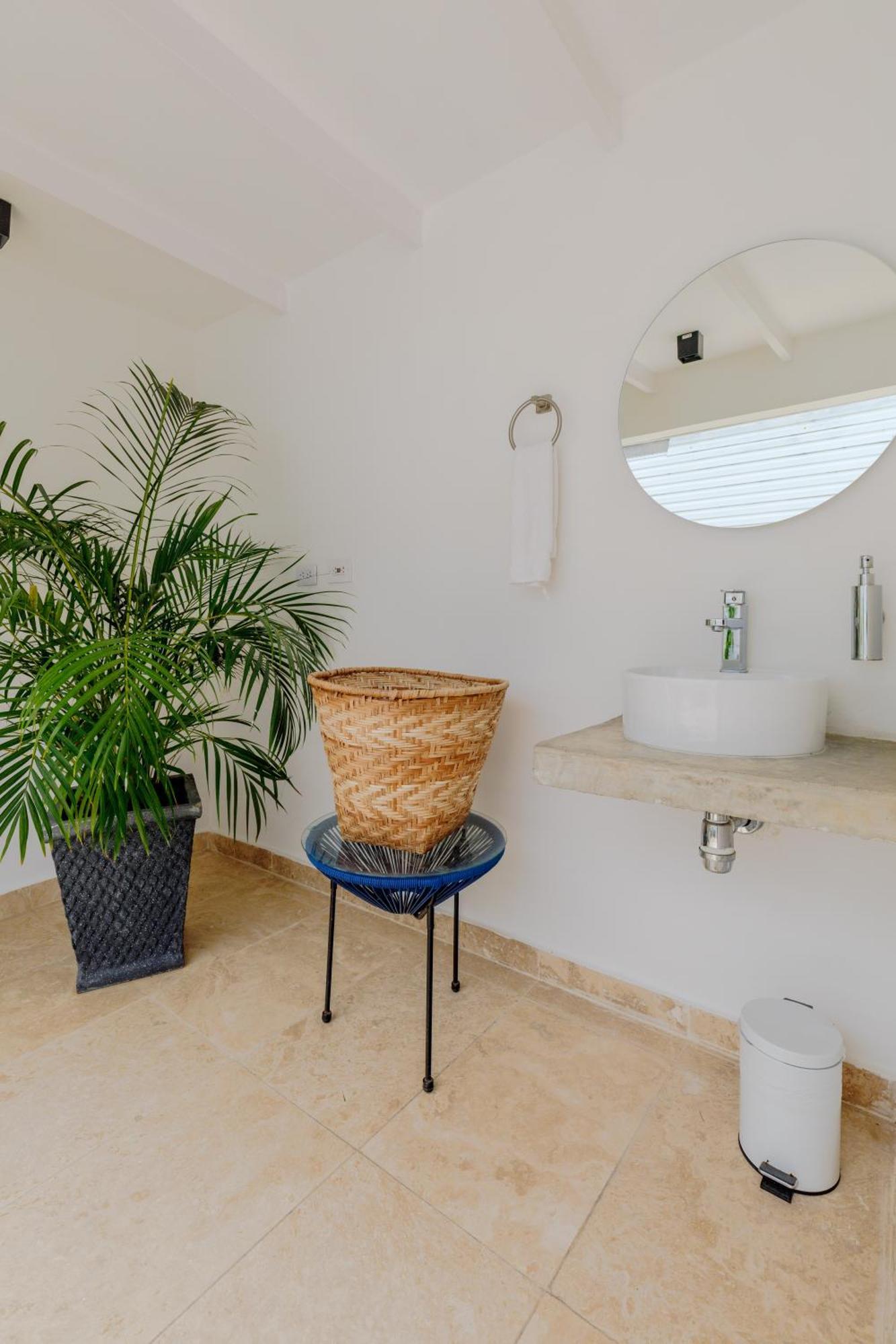 Villa Lux House, Aldaba Selection *