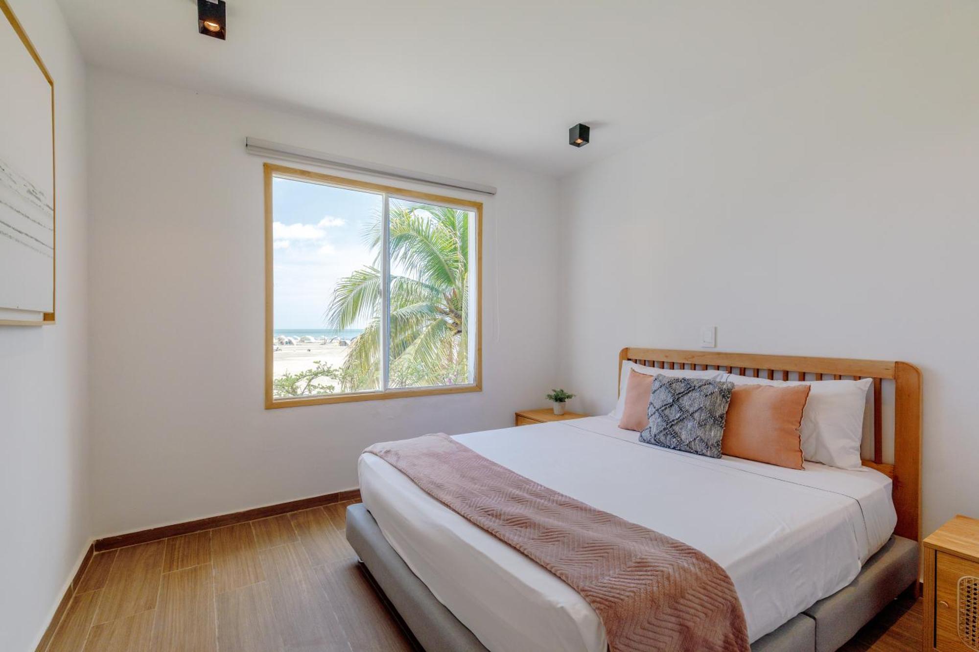 Lux House, Aldaba Selection * Cartagena